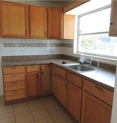 3rd image of 597 Hillside Dr S