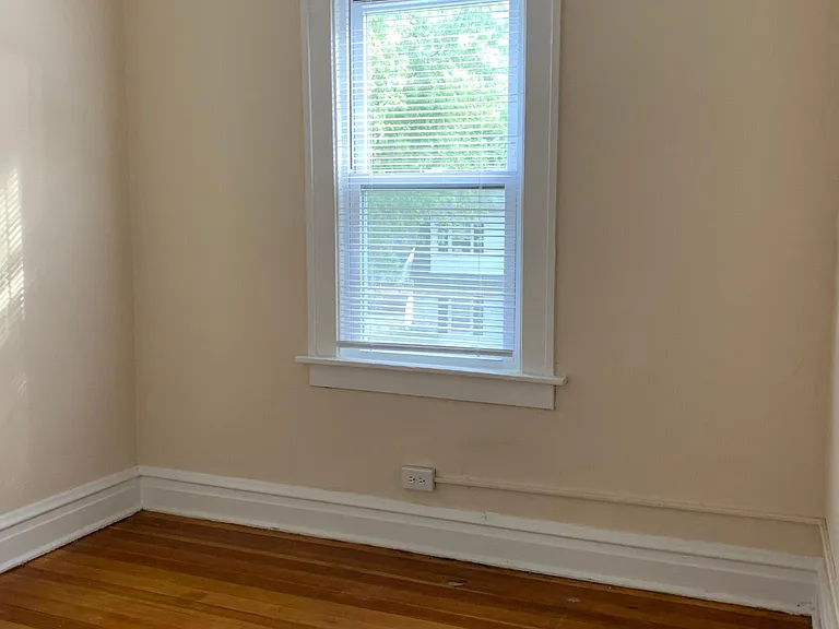 516 Douglas Ave — Photo 7