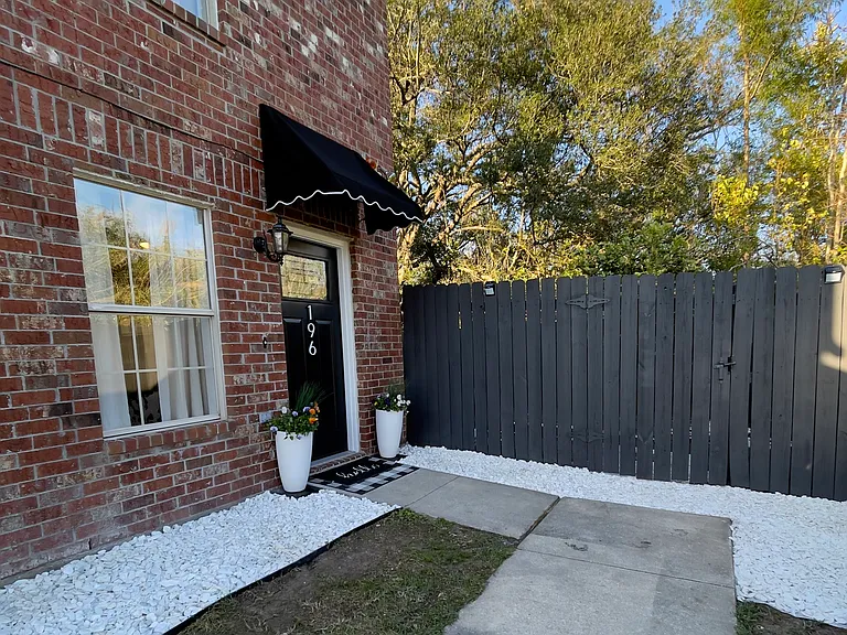 196 S Concord Rd — Photo 2
