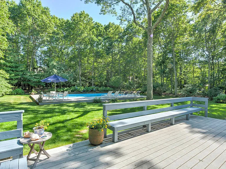 647 Narrow Ln — Photo 4