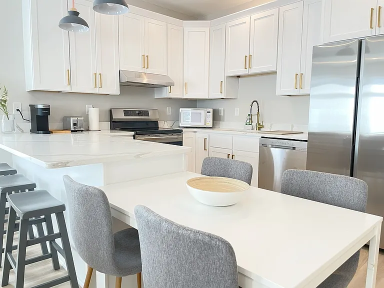 53 1/2 Harvard St #2 — Photo 2
