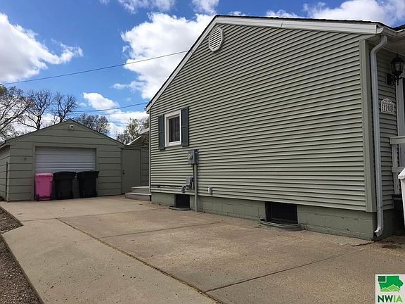4th image of 1208 Goldie Ave