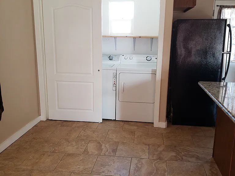 906 Madeira Dr SE — Photo 10