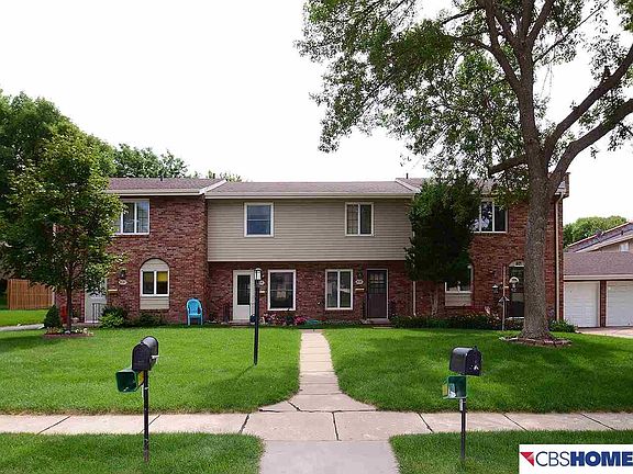 2nd image of 805 N 122nd St