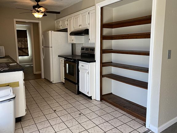 3rd image of 216 Shadybrook Pl