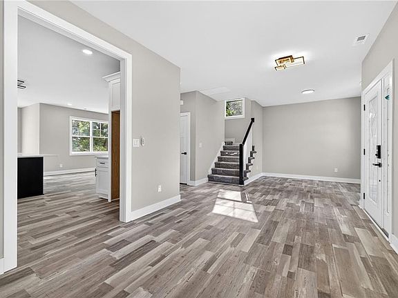 5th image of 1453 Whittamore Rd