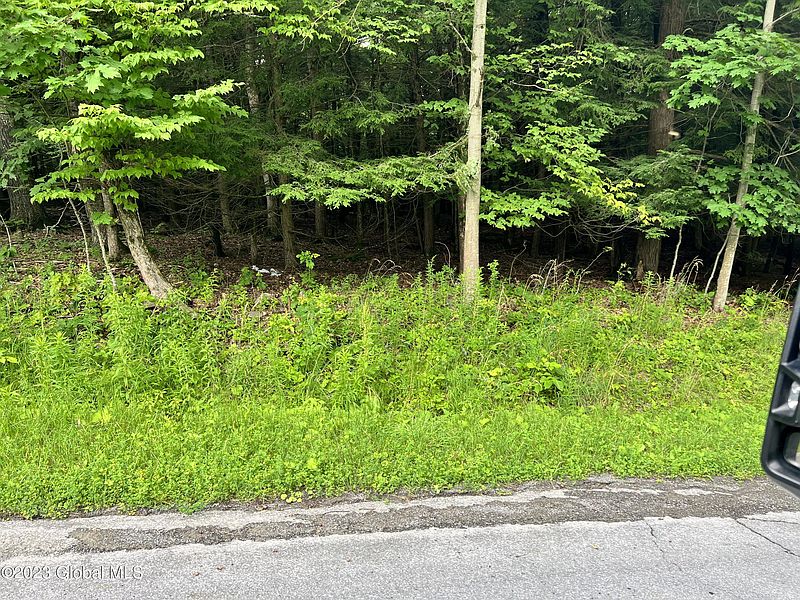 3rd image of 325 Smith Road
