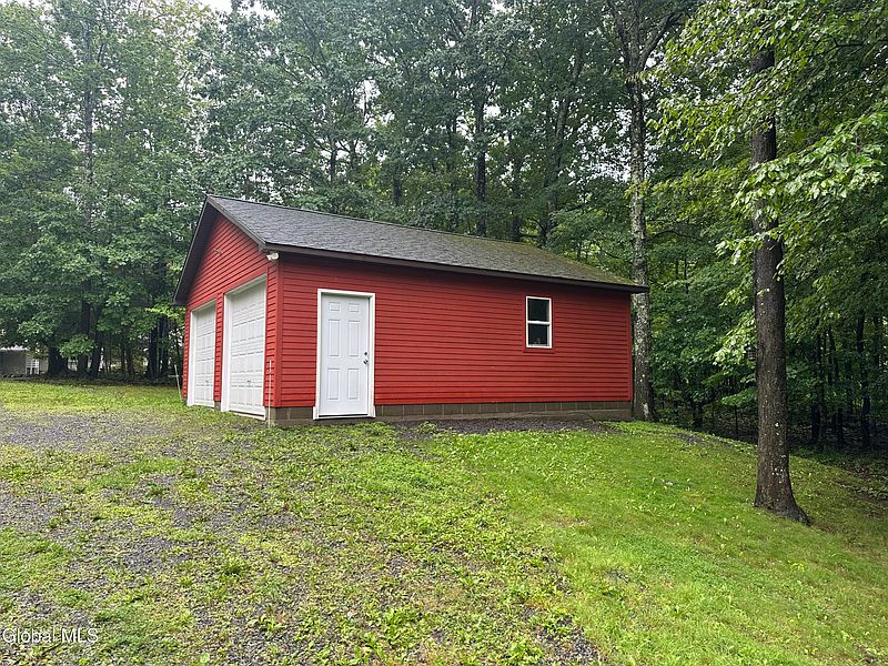 4th image of 255 Old Gale Hill Road