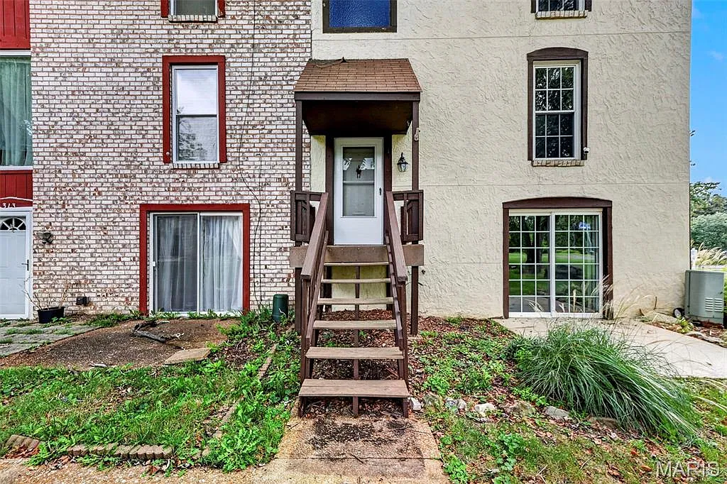 3 bed, 4.0 bath, 2234 sqft, $1,990 — Photo 4