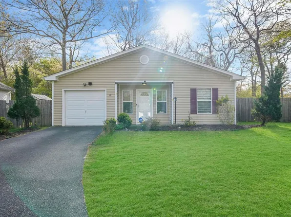 49 Erna Drive, Coram, NY 11727