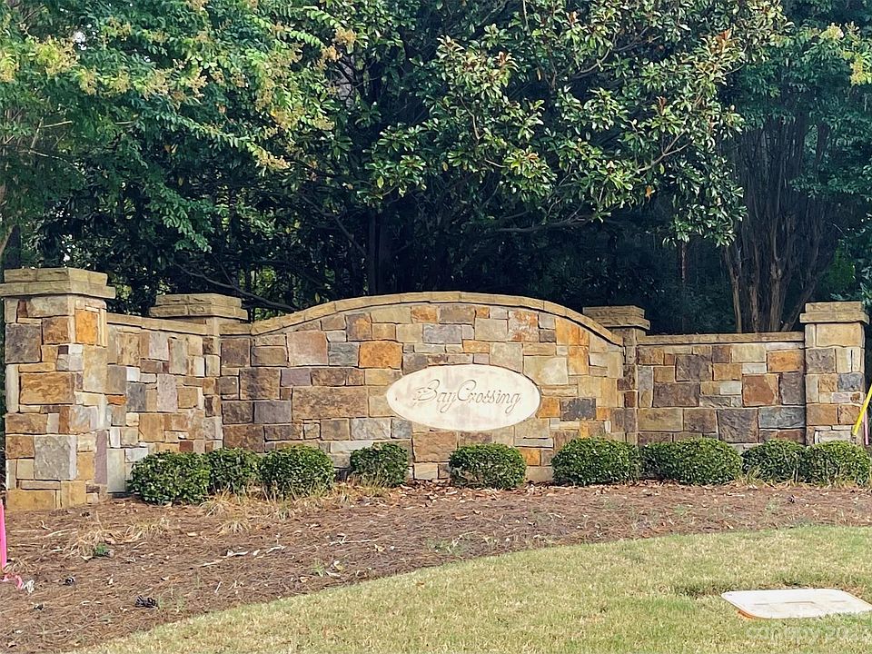 1st image of 150 Summerwind Dr #121