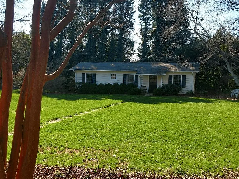 2328 Providence Rd — Photo 1