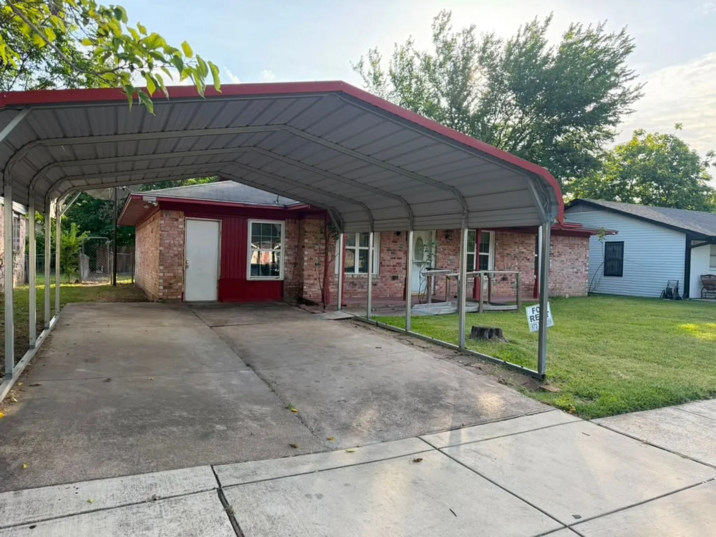 4 bed, 1481 sqft, $2,100 — Photo 2