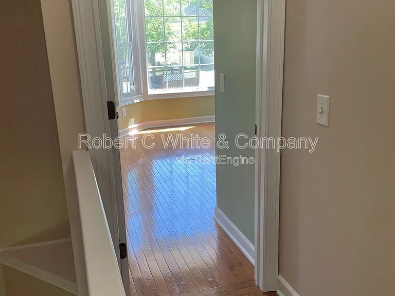 402 Cambridge Cmns — Photo 17