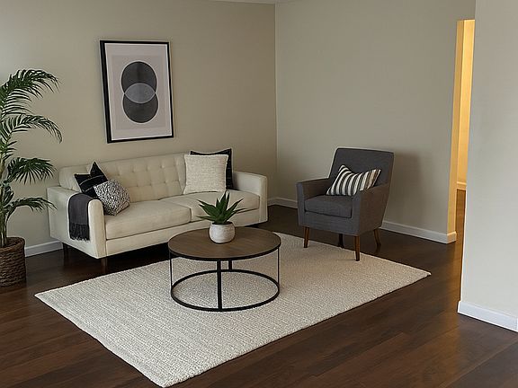 5th image of 1536 E 3rd St APT 19