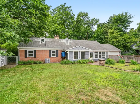 1218 Pinehurst Blvd, Kalamazoo, MI 49006