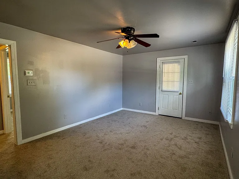 525 E Cawson St — Photo 3