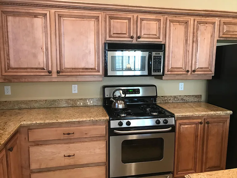 1158 Olivia Pkwy — Photo 3