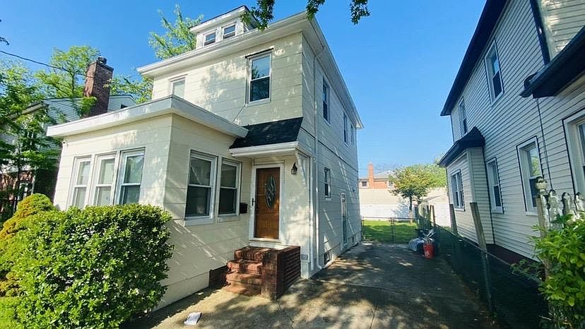 1st image of 168-16 69th Ave