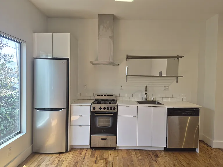 807 N Madison Ave #2 — Photo 2
