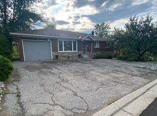 38 Main St N, Uxbridge, ON L9P 1J7