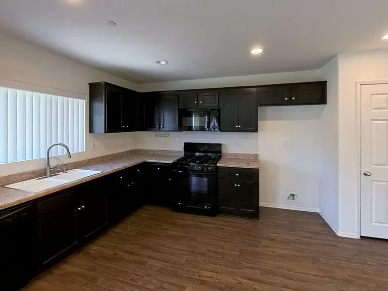 15136 Audrey Dr — Photo 7