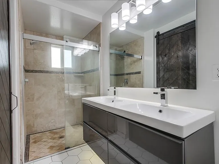 2550 Gregory Dr — Photo 41