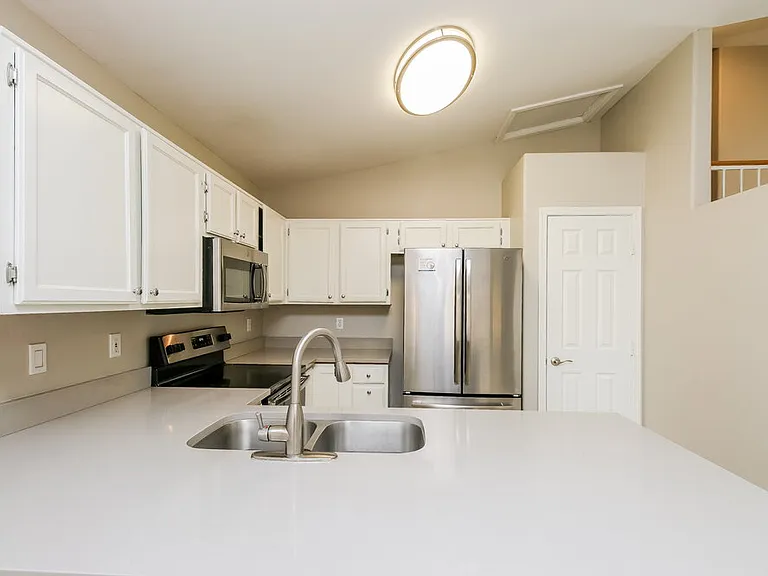 1042 N Blackbird Dr — Photo 9
