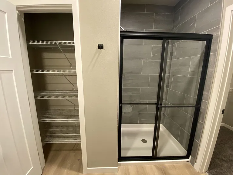 The Tuxedo Apartments — Photo 101
