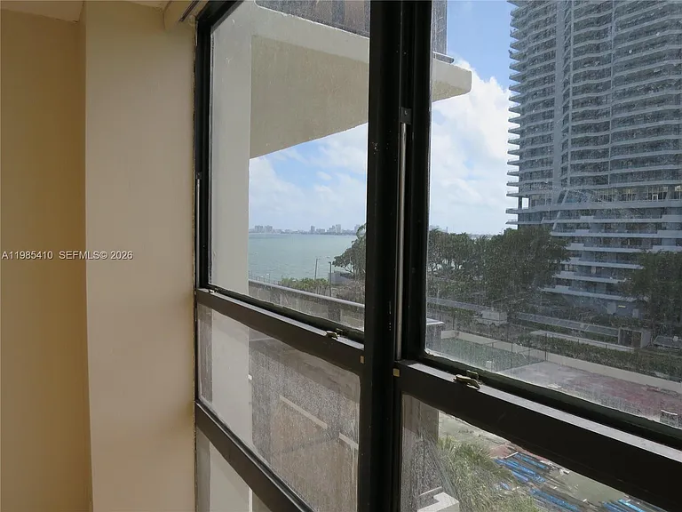 600 NE 36th St #517 — Photo 7