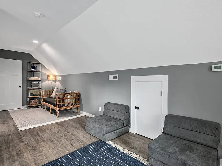 Building's Lounge
