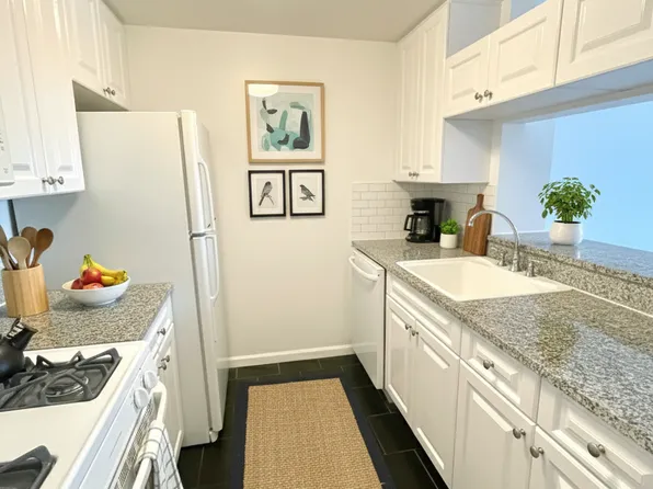 350 West 43rd Street image 11 of 17