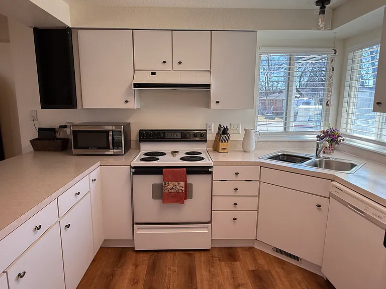3675 N Collister Dr — Photo 9