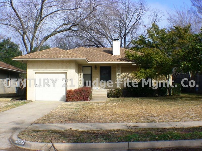 Welcome to 4135 Beechwood Ln!