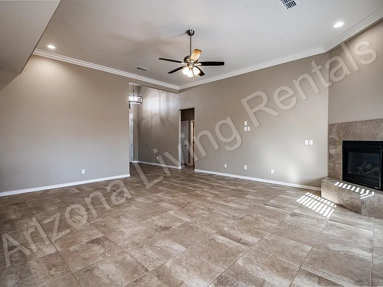 1726 E Aloe St — Photo 18