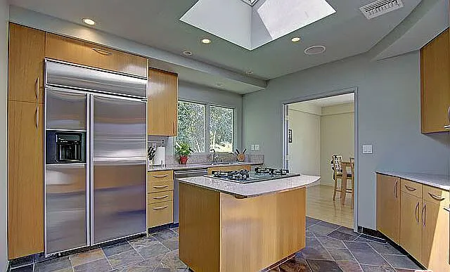 310 S Thurston Ave — Photo 5
