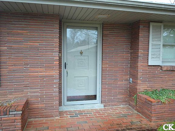 3rd image of 551 Dogwood Dr
