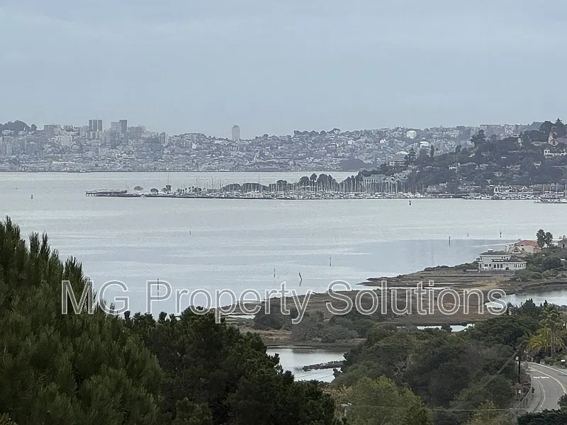 74 Bay Vista Dr