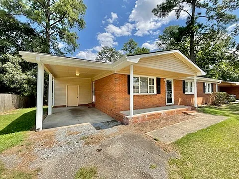 3 bed, 2.0 bath, 1222 sqft, $1,395 — Photo 3
