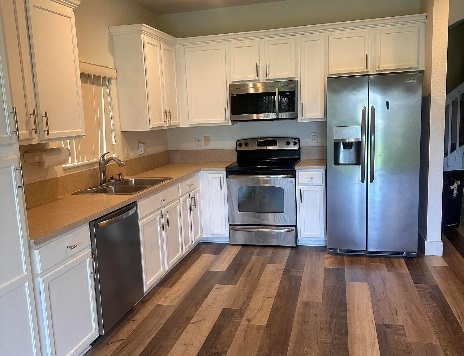 3 bed, 2.5 bath, 1504 sqft, $2,800 — Photo 2