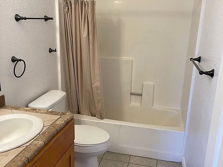 2016 Mesquite Ln #R202 — Photo 2