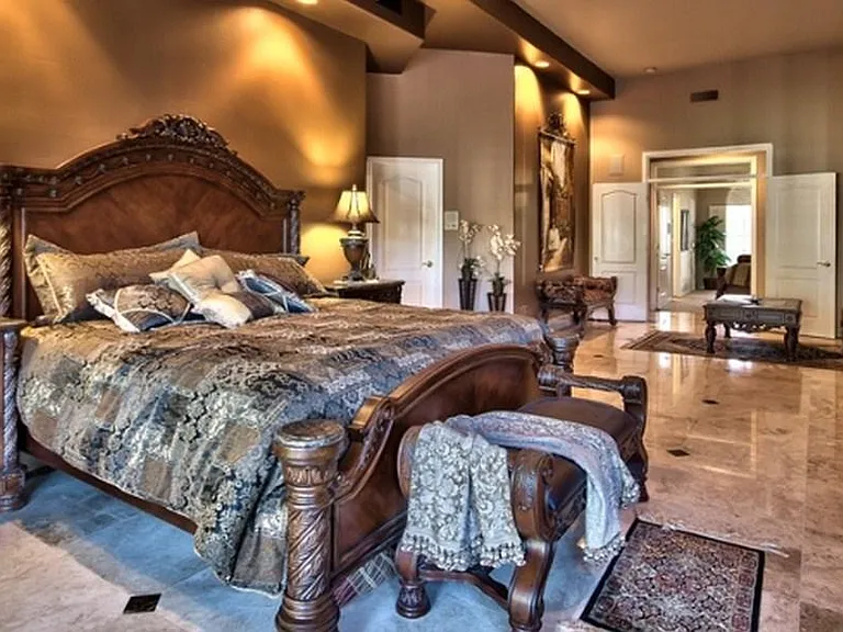 7505 N 70th St — Photo 7