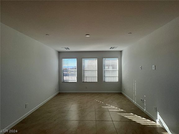4th image of 4262 Lemay St #1
