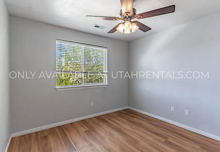 1156 S 1420 E — Photo 15