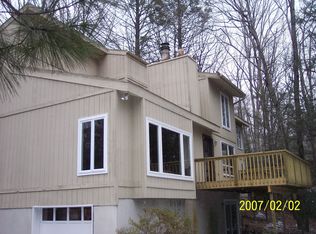 155 Cobble Creek Dr, Tannersville, PA