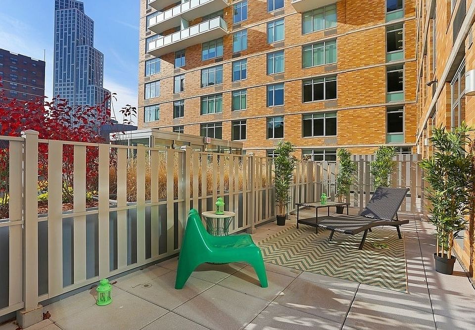 1st image of 81 Fleet Pl APT 3T