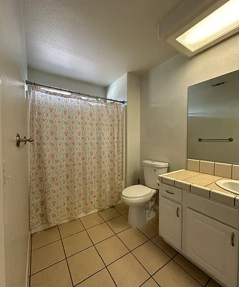 Easter master bathroom