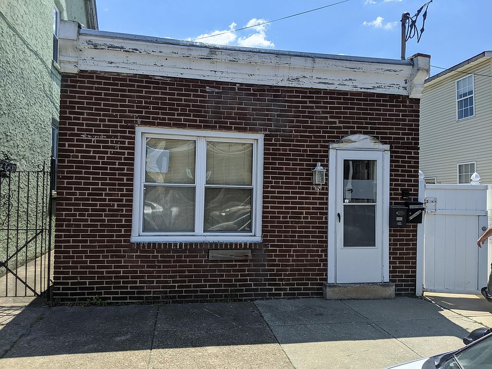 2nd image of 7103-7107 Tulip St #7105