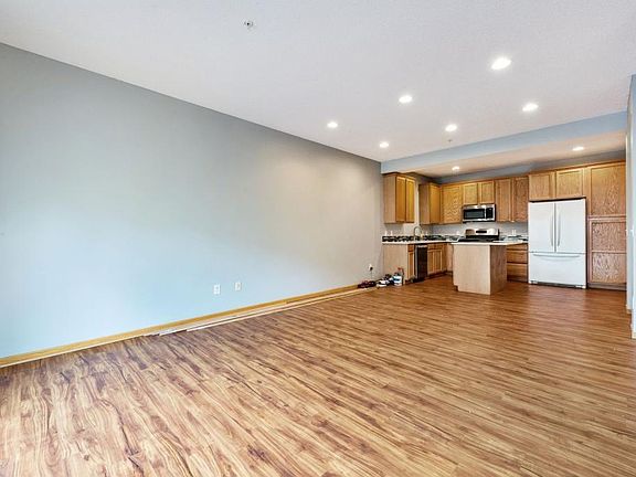 4th image of 11171 Aberdeen St NE Unit D