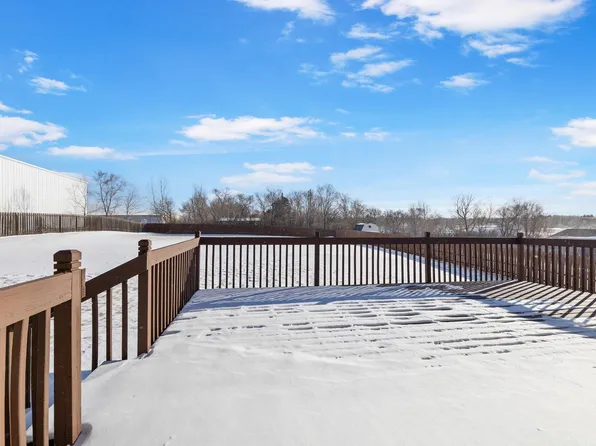 1001 70th St SE, Minot, ND 58701